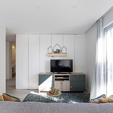 Stylish Flat W/ Gym & Parking By Lovelystay Porto Luaran gambar