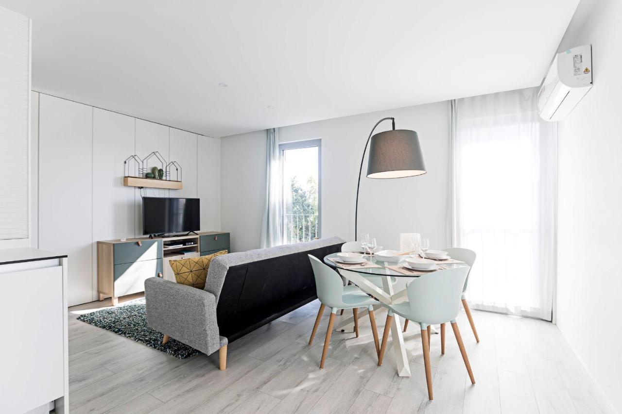 Stylish Flat W/ Gym & Parking By Lovelystay Porto Luaran gambar