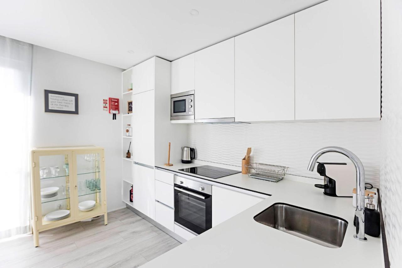 Stylish Flat W/ Gym & Parking By Lovelystay Porto Luaran gambar